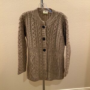 Irish Cable Knit Sweater with 3 Buttons accented Waist  100% Wool Size Medium